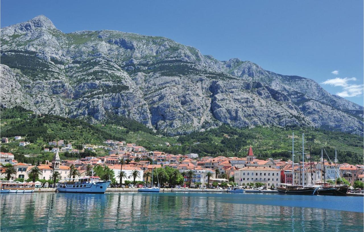 Beautiful Home In Makarska With Kitchen Bagian luar foto