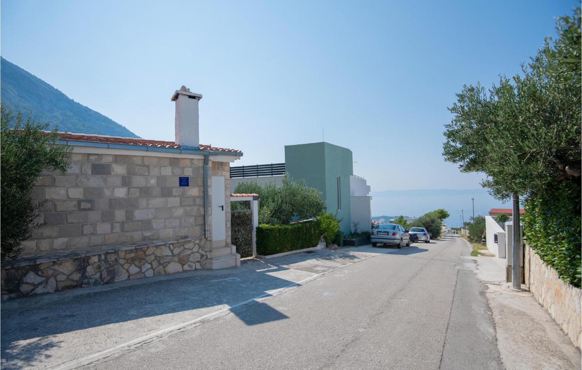 Beautiful Home In Makarska With Kitchen Bagian luar foto